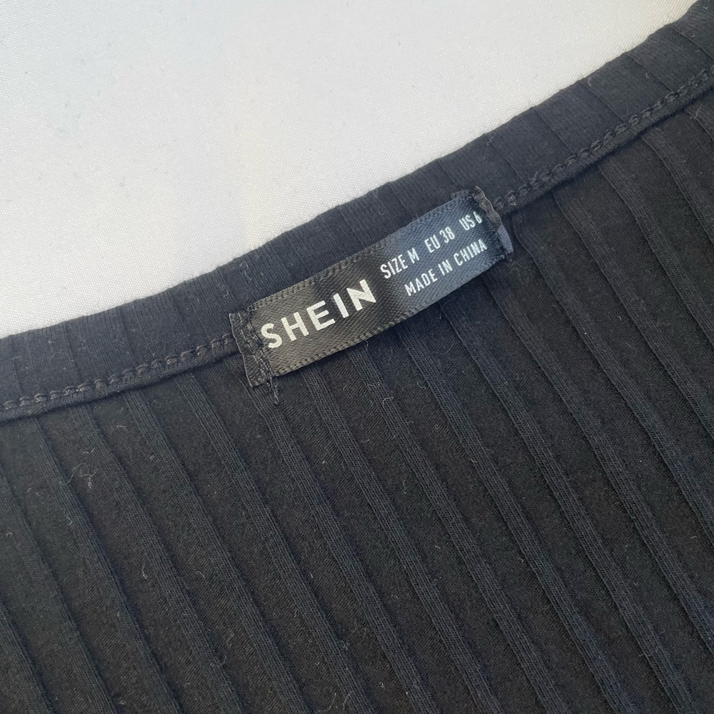 Cropped Ribbed Sweater - Picture 9 of 9